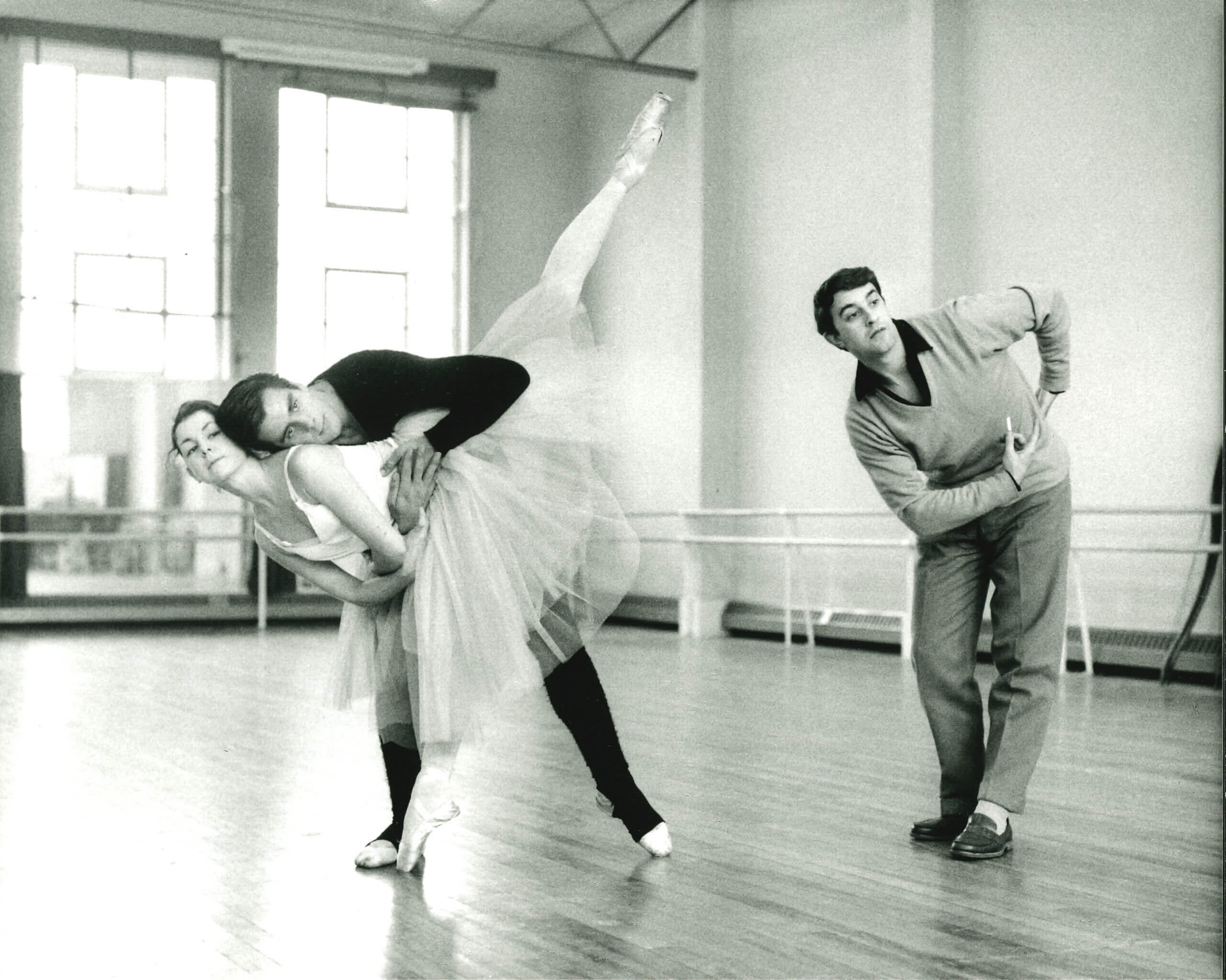Sir Kenneth MacMillan rehearsing Le Baiser de la Fée in 1960 with Lynn Seymour and Donald MacLeary. Image/copyright credit: © Zoe Dominic