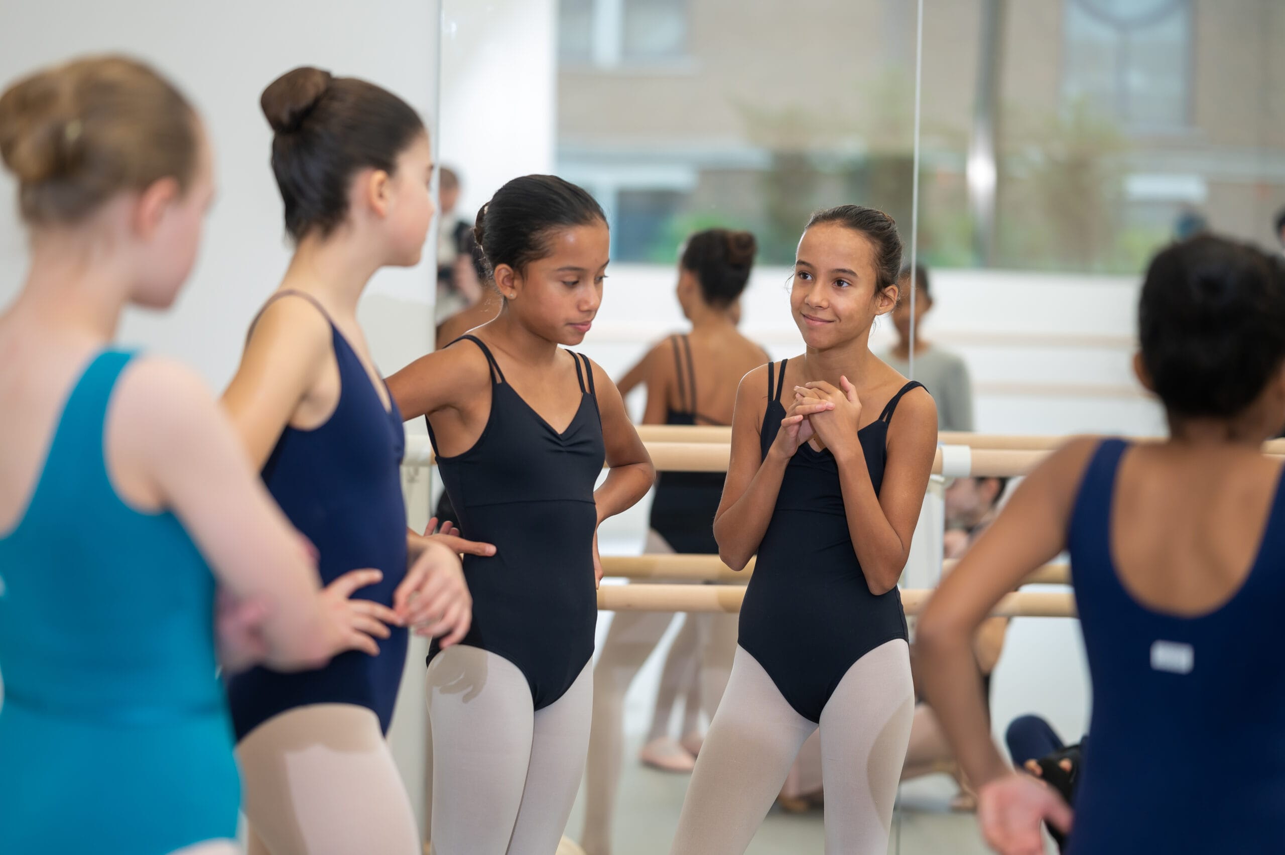 RAD HQ syllabus classes   dancers interacting